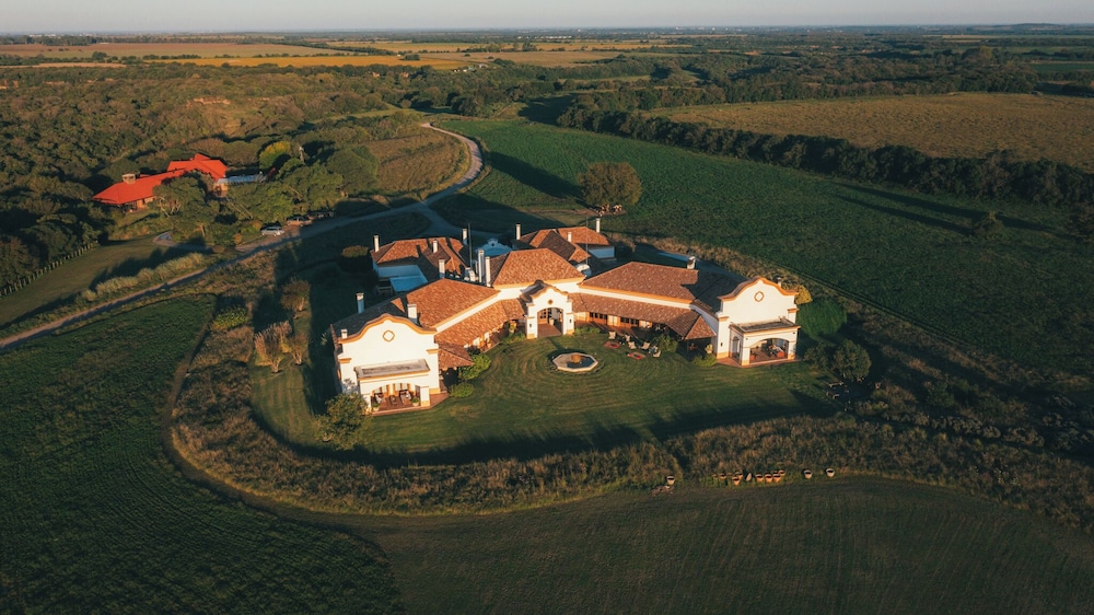 Estancia El Colibri Relais & Châteaux — hotel in Santa Catalina