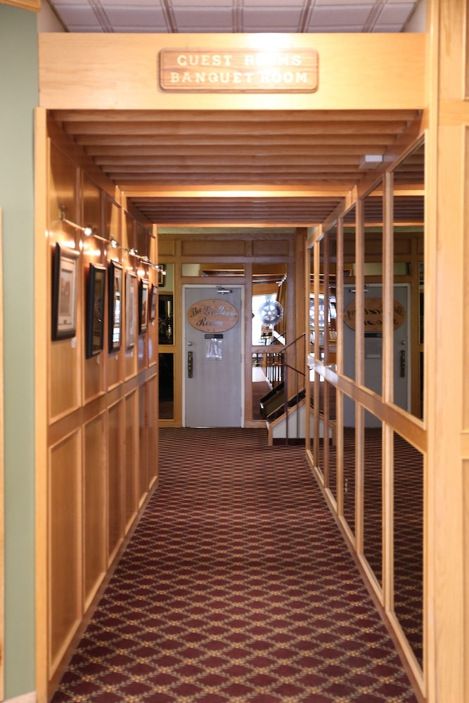 Tamarack Motor Inn — Rocky Mountain House — photo 3