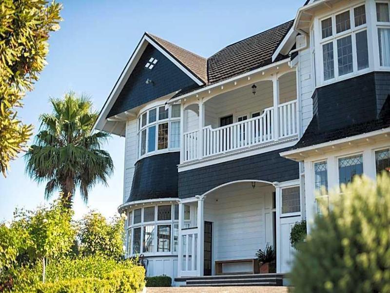 Cedar House — 5-Star Luxury Hotel in Gisborne, New Zealand