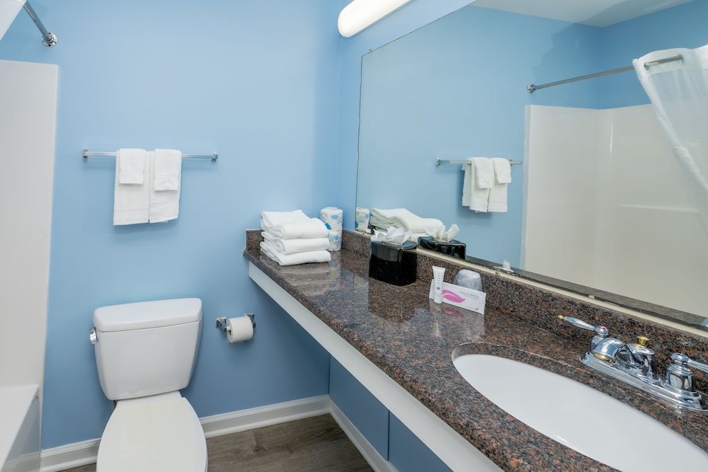 Commander Beach House Hotel - photo 43