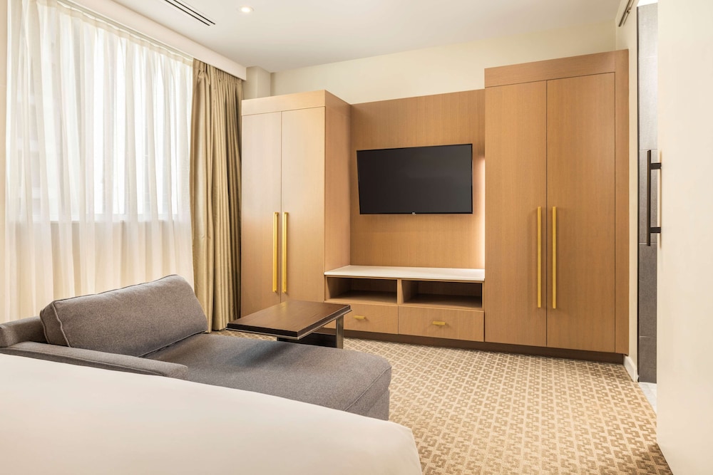 The Statler Dallas Curio Collection By Hilton - photo 34