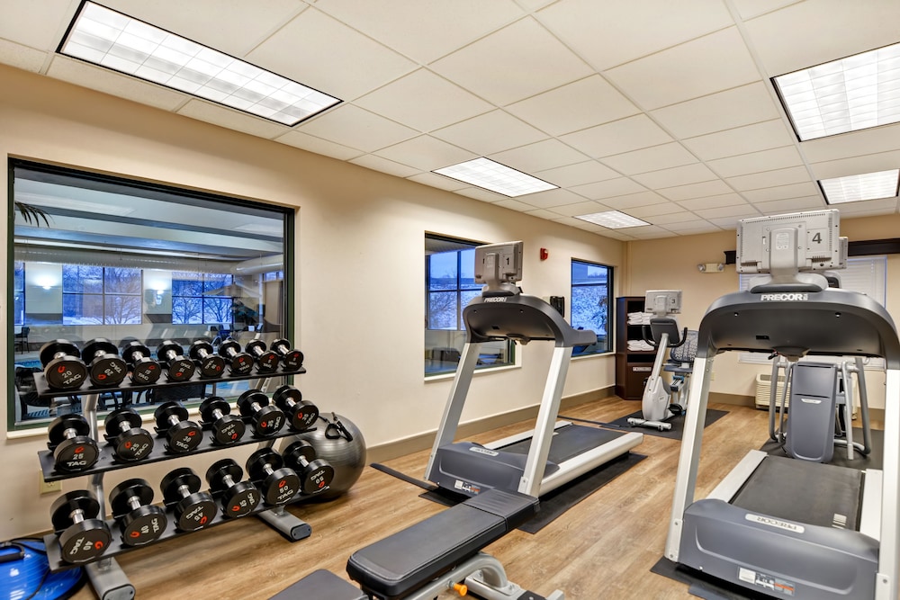 Holiday Inn Express & Suites New Berlin by IHG - photo 26