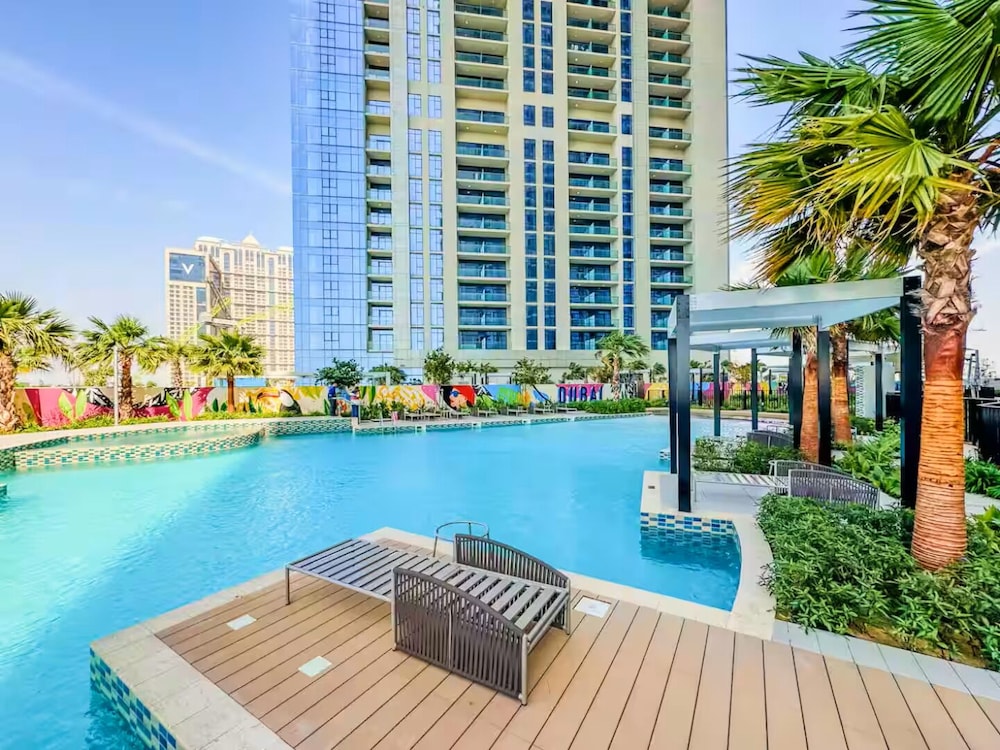 A Living Luxury Studio Apartment in Aykon City Canal Views Business bay — 4-Star Luxury Hotel in Dubai, United Arab Emirates