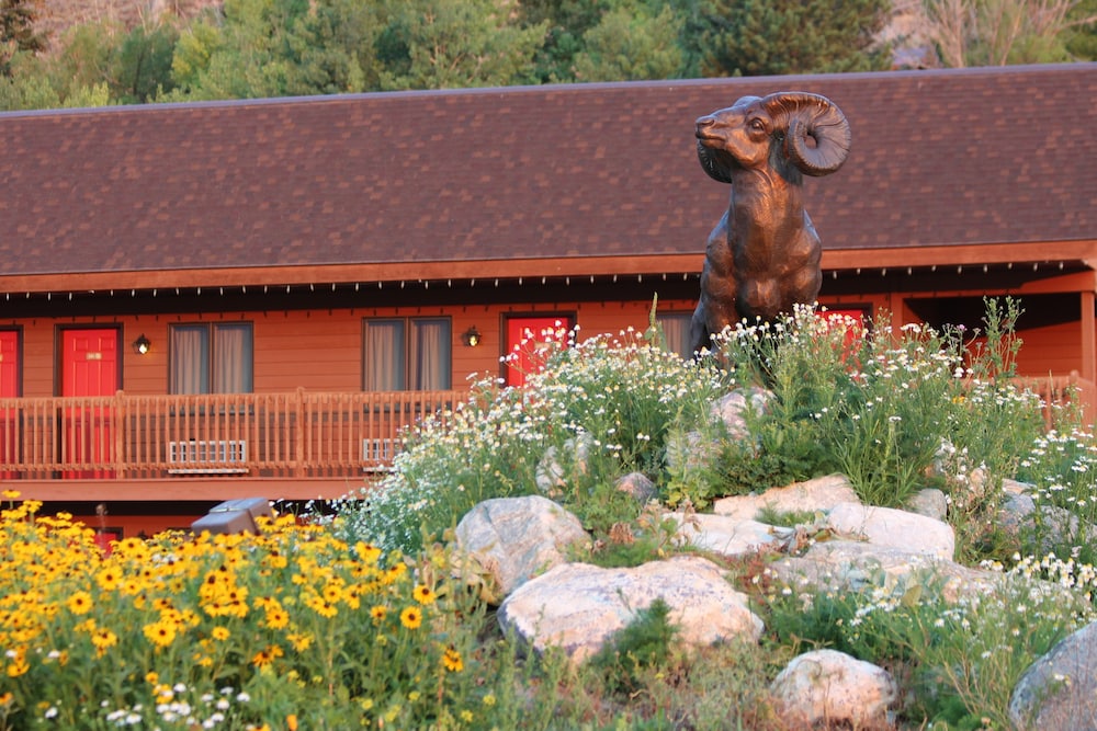 Flat Creek Inn - photo 2