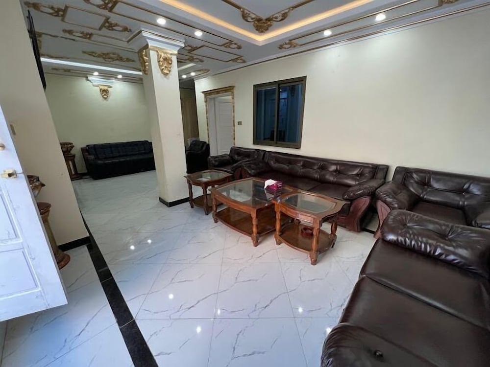 White Palace Hotel & Resort in Khanpur, Pakistan