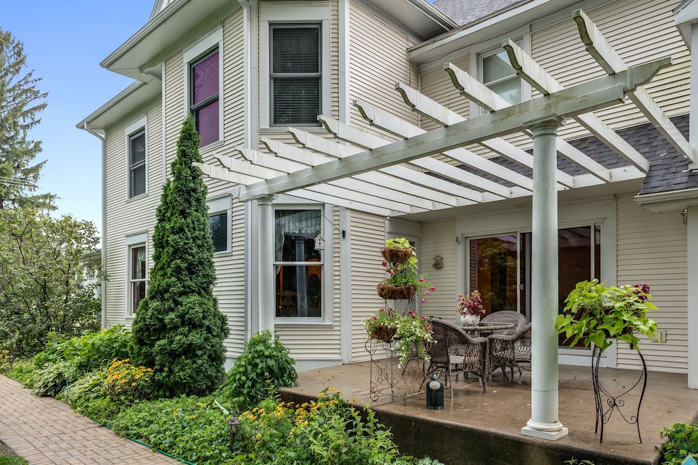 Covington Manor in Cambridge, United States