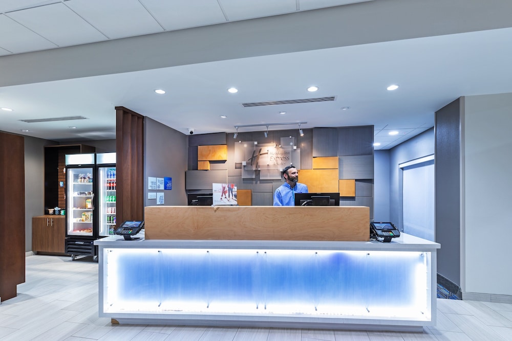 Holiday Inn Express & Suites Parsons by IHG - photo 3