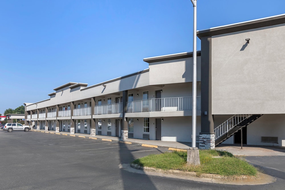 Red Roof Inn Dunn - photo 31