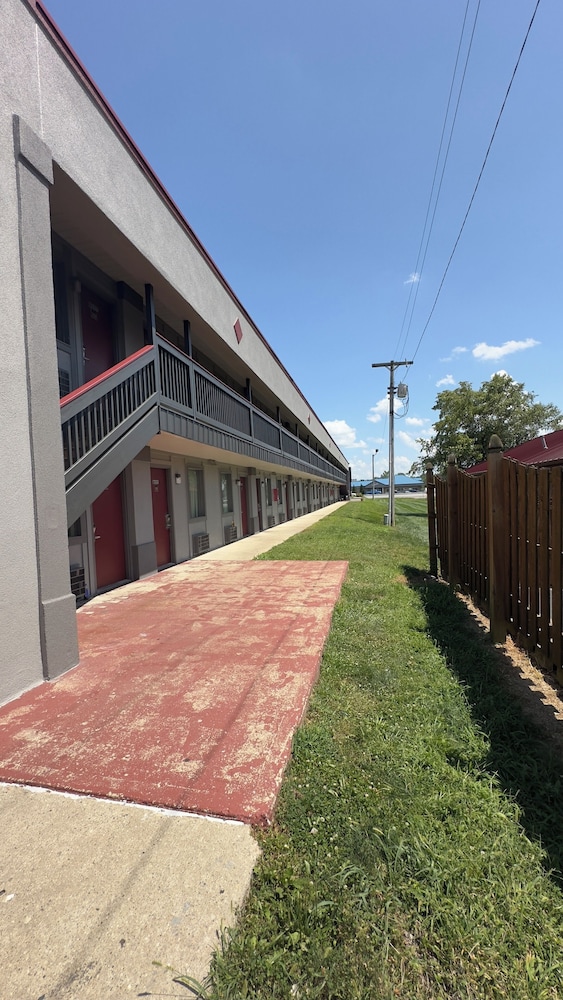 Red Roof Inn Anderson IN - photo 38