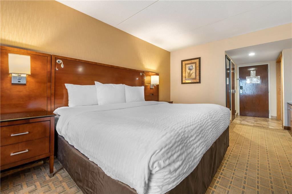 Clarion Hotel Conference Center on Lake Erie - photo 19