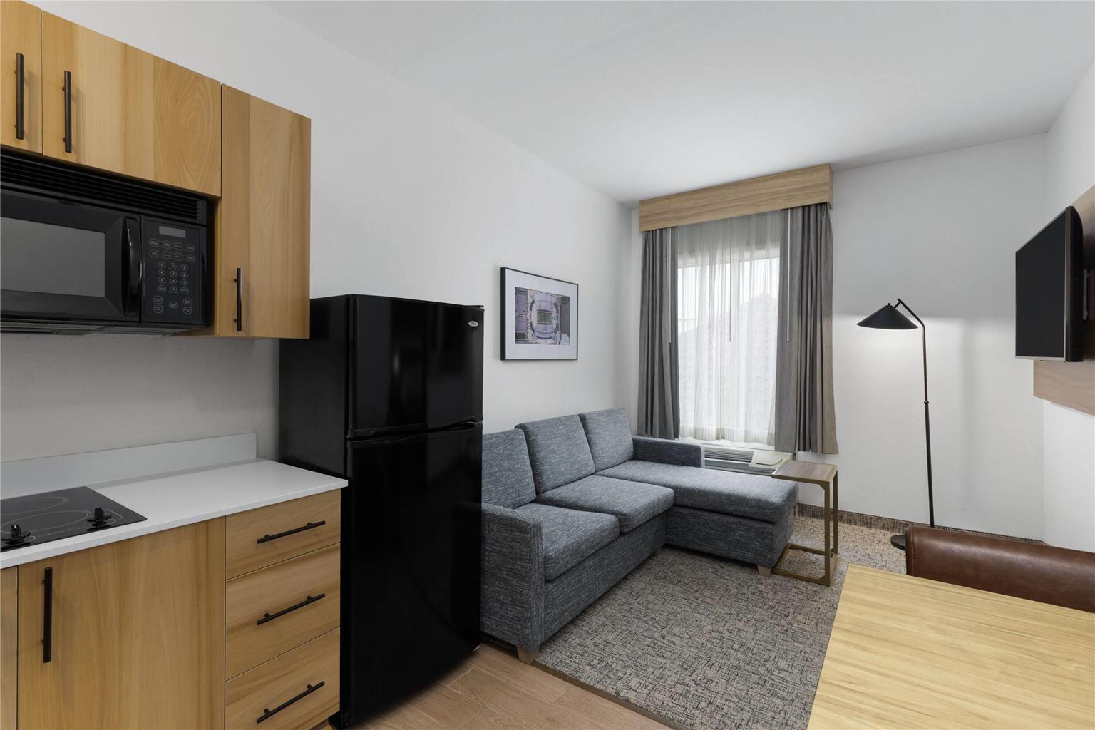 La Quinta Inn & Suites by Wyndham Lexington South Hamburg - photo 50