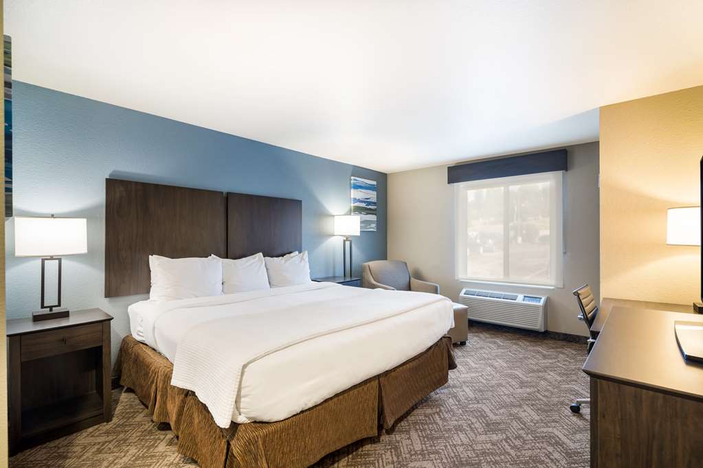 Best Western Golden Spike Inn & Suites - photo 33