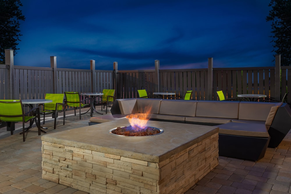 Holiday Inn Express & Suites Columbus Airport East by IHG - photo 47