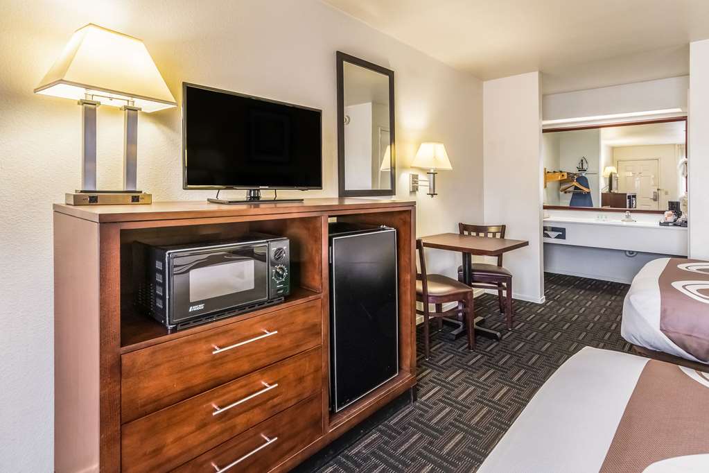 Quality Inn Fresno Near University - photo 18
