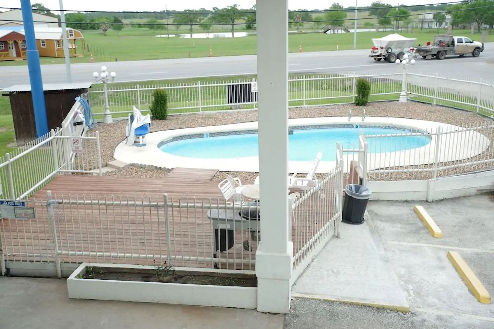 Motel 6 Giddings TX - photo 9