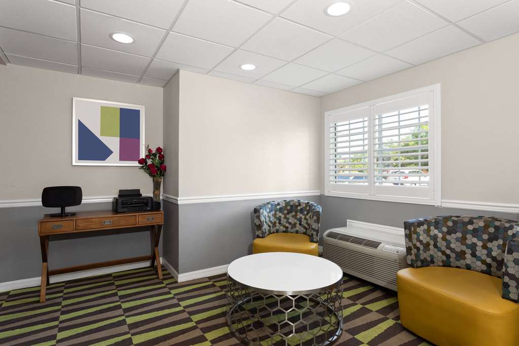 Microtel Inn & Suites by Wyndham Panama City - photo 40