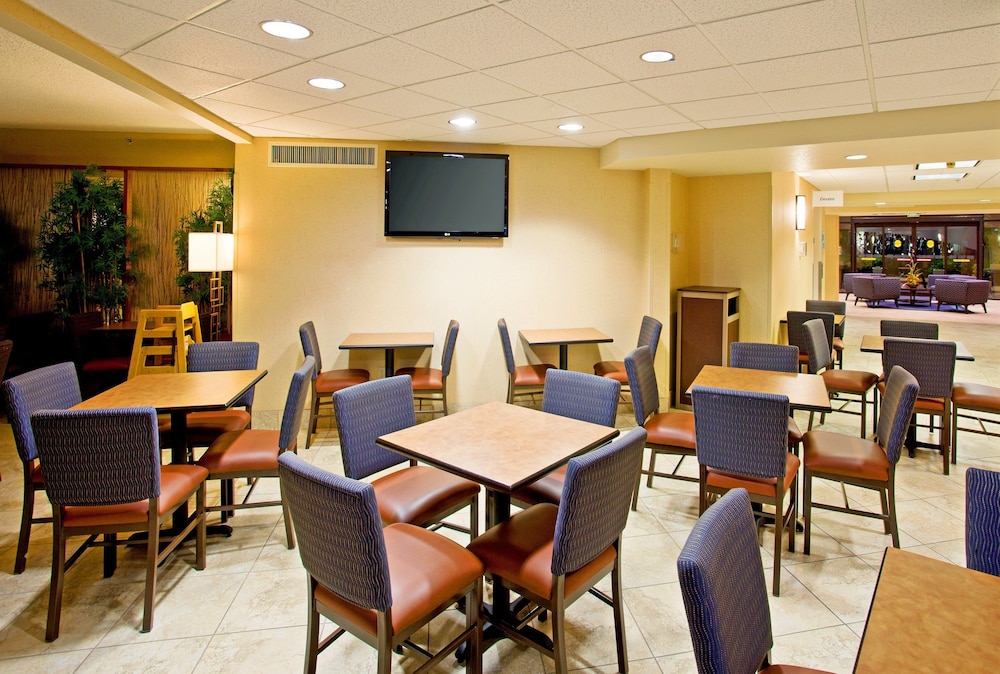 Holiday Inn Express Scottsdale North by IHG - photo 26
