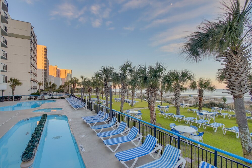 Boardwalk Resort by Hosteeva - photo 93