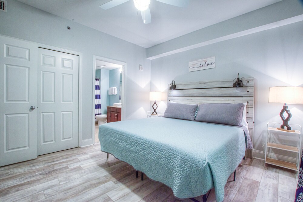 Laketown Wharf Resort by Aneliya's Rentals - photo 259