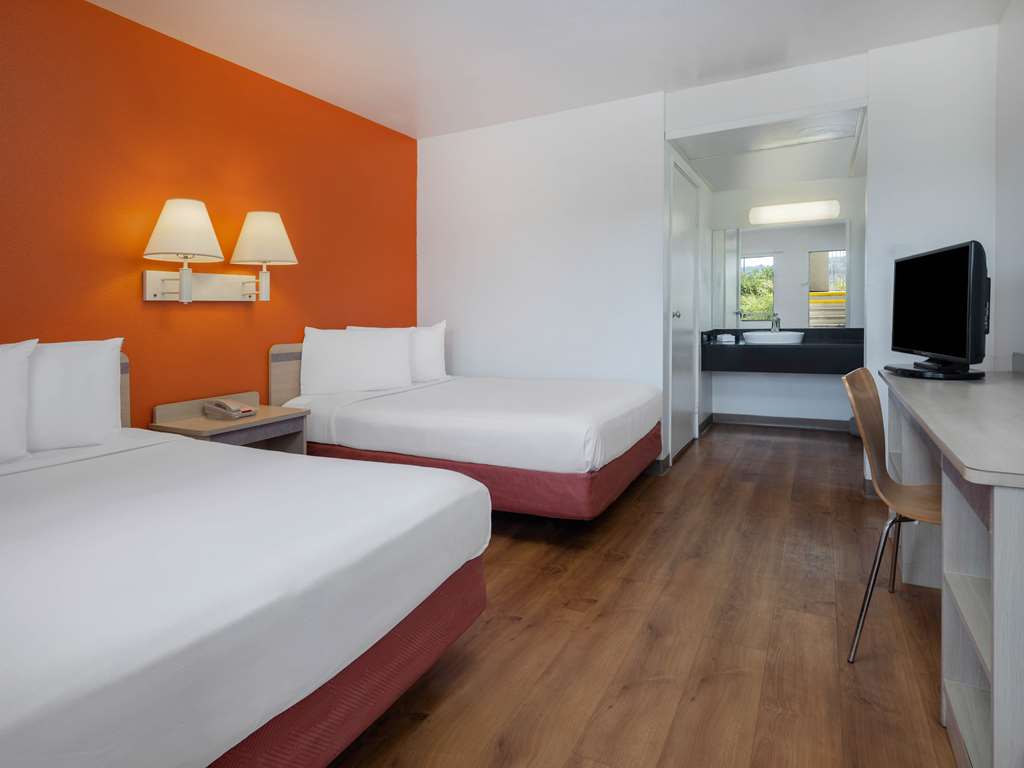 Motel 6 Oceanside CA - photo 20