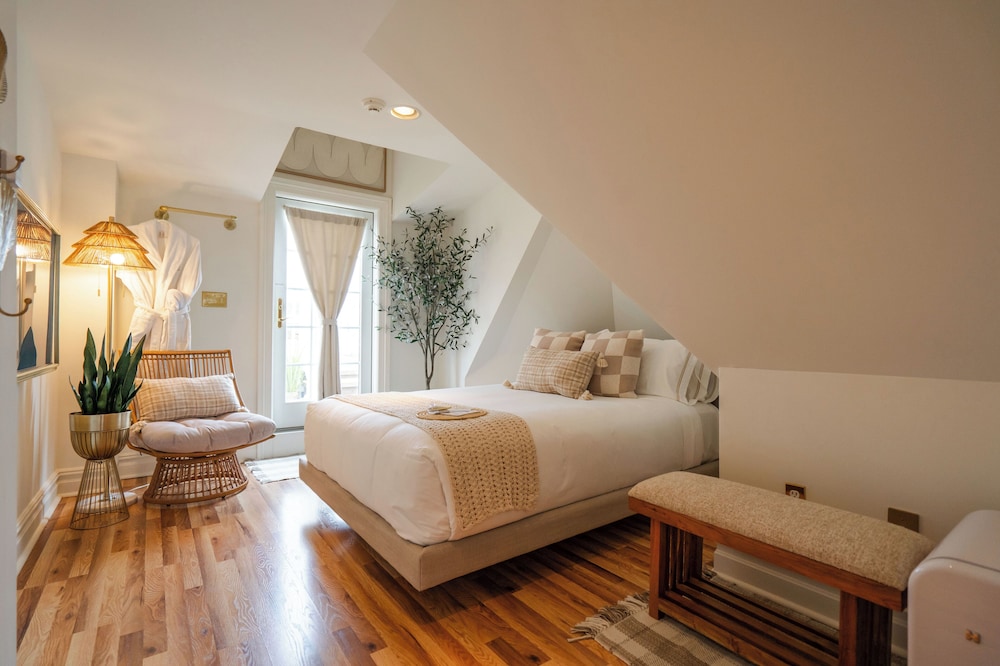 Coastal Chateau - photo 14