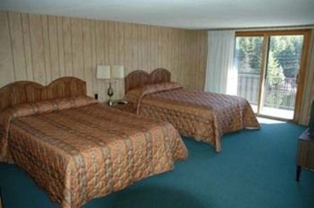 Prague Inn Suites and Cottages - photo 4
