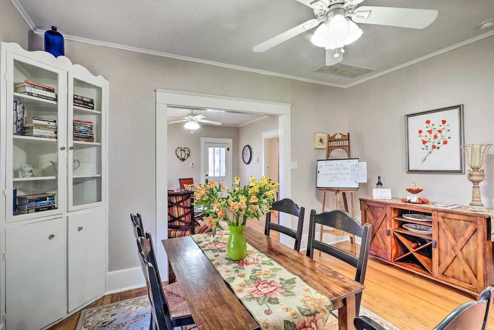 Georgetown Vacation Rental Close to Town Square - photo 27