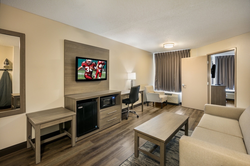 Red Roof Inn PLUS Boston Logan - photo 9