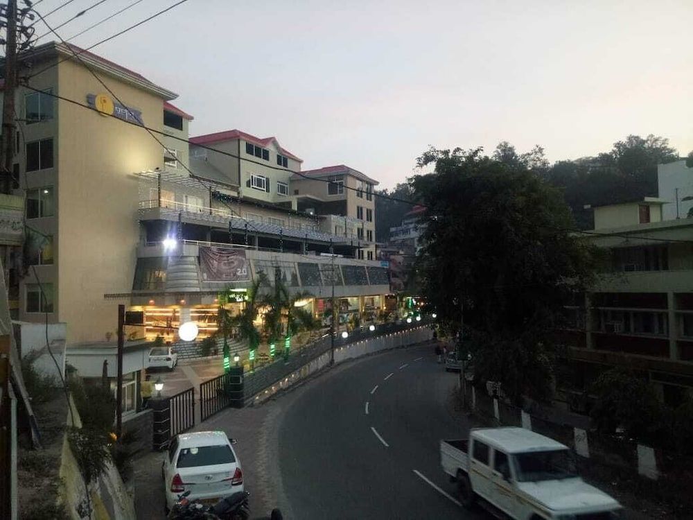 Hotel Gulmarg Regency — hotel in Shimla