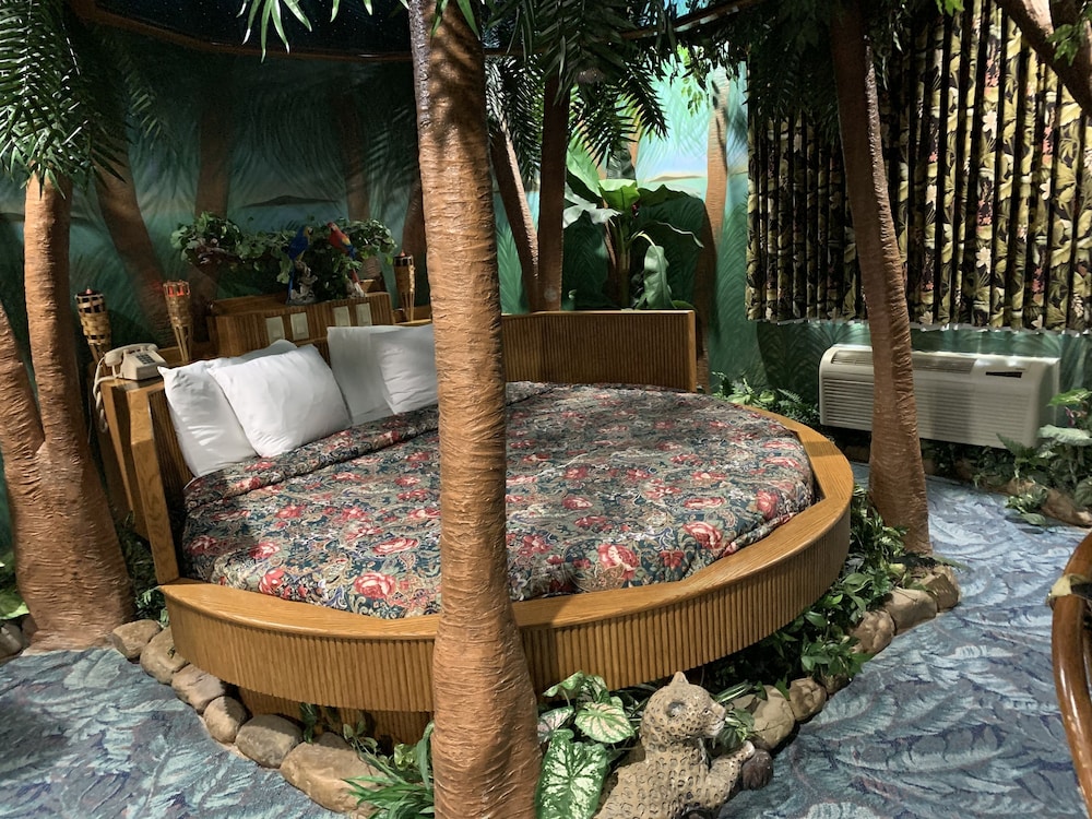 Designer Inn & Suites - photo 23