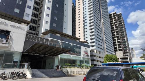Queensland Manor Condominium Deluxe Suite — 4-Star Luxury Hotel in Cebu City, Philippines