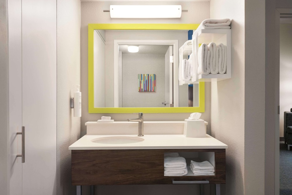 Hampton Inn & Suites Springfield MO - photo 20