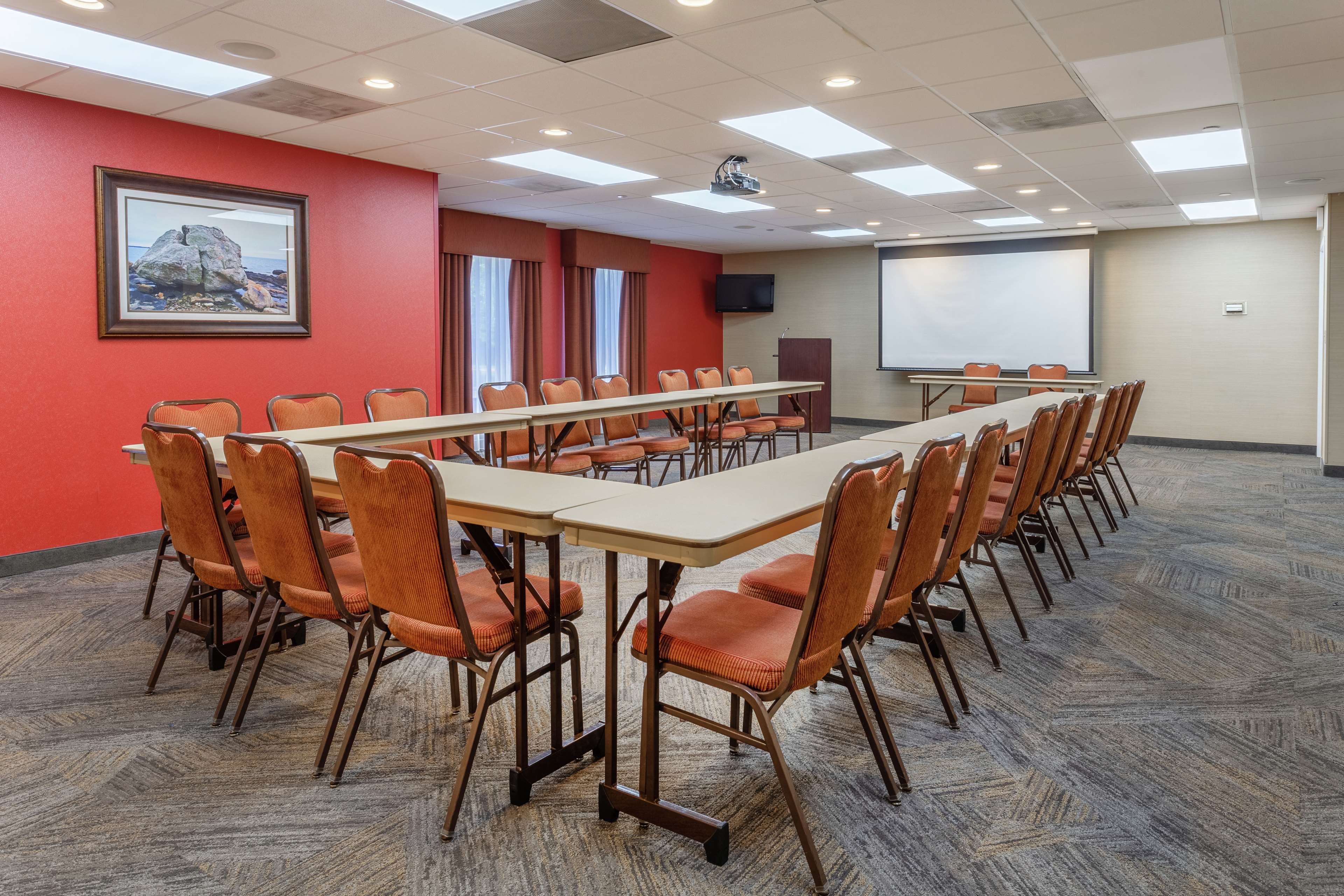 Hampton Inn Groton - photo 17