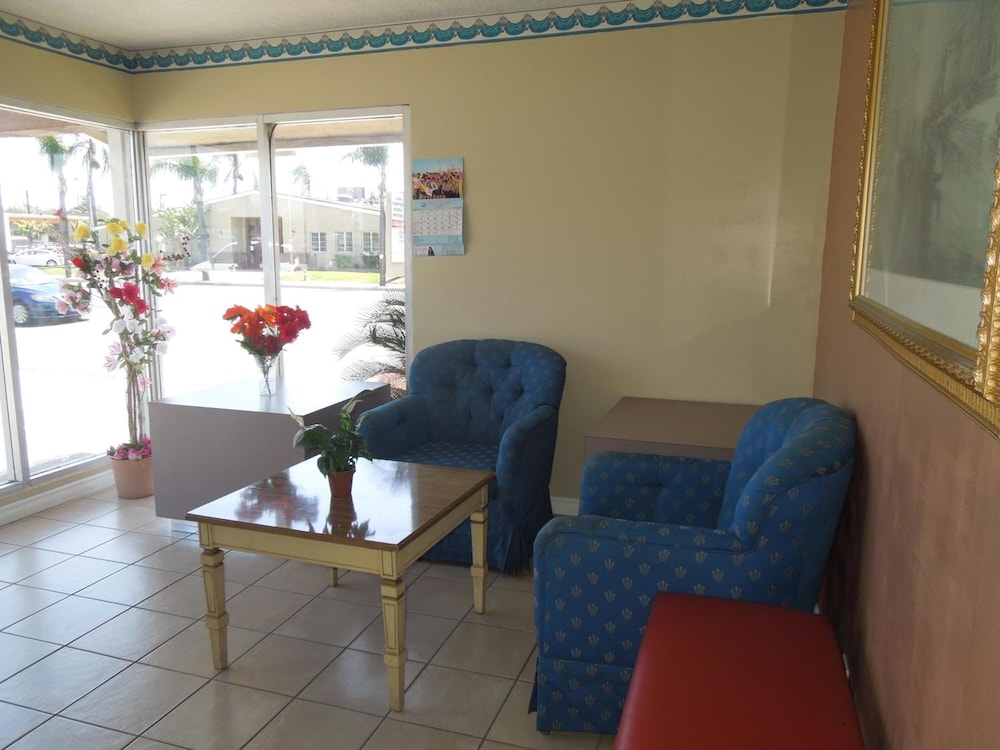 Castaway Motel - photo 3
