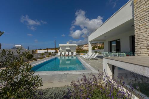 Villa Adaris Sea Caves Peyia
