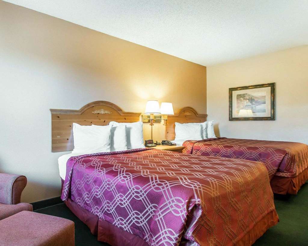 Econo Lodge Springfield I 44 - photo 10
