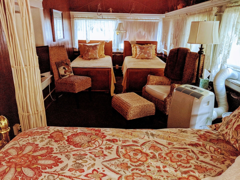 Allegiance Bed and Breakfast - photo 9