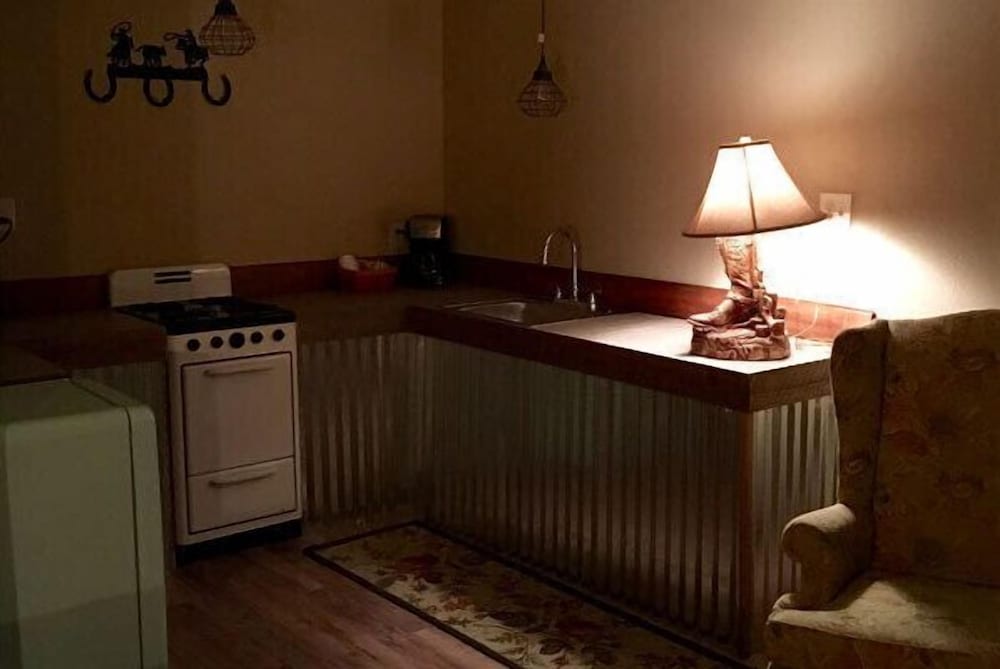 Dusty Boots Motel & Cafe - photo 31