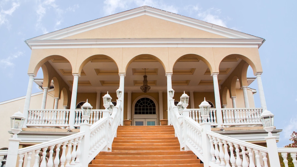 Chateau Suites - last minute hotel in Norristown