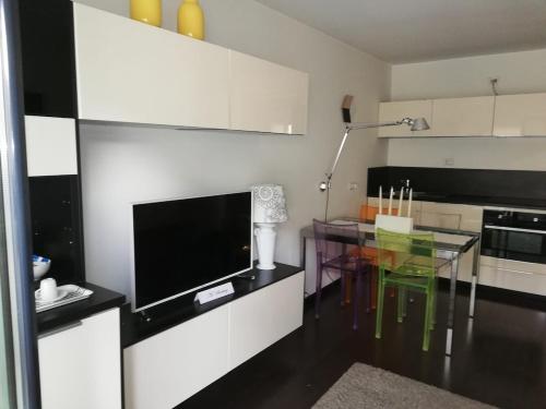 Delightful Two Room Apartment in Brera — 4-Star Luxury Hotel in Milan, Italy