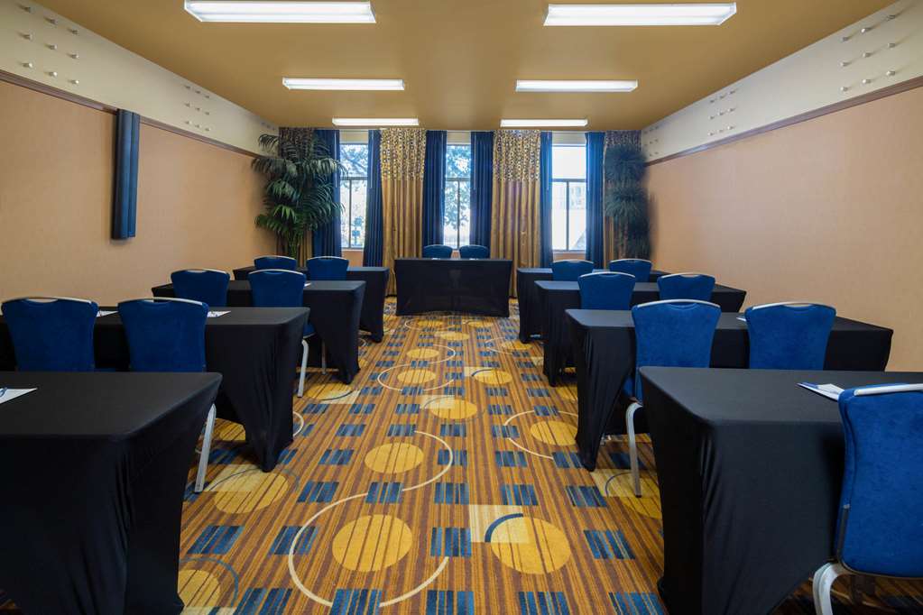 Baymont by Wyndham Las Vegas South Strip - photo 26