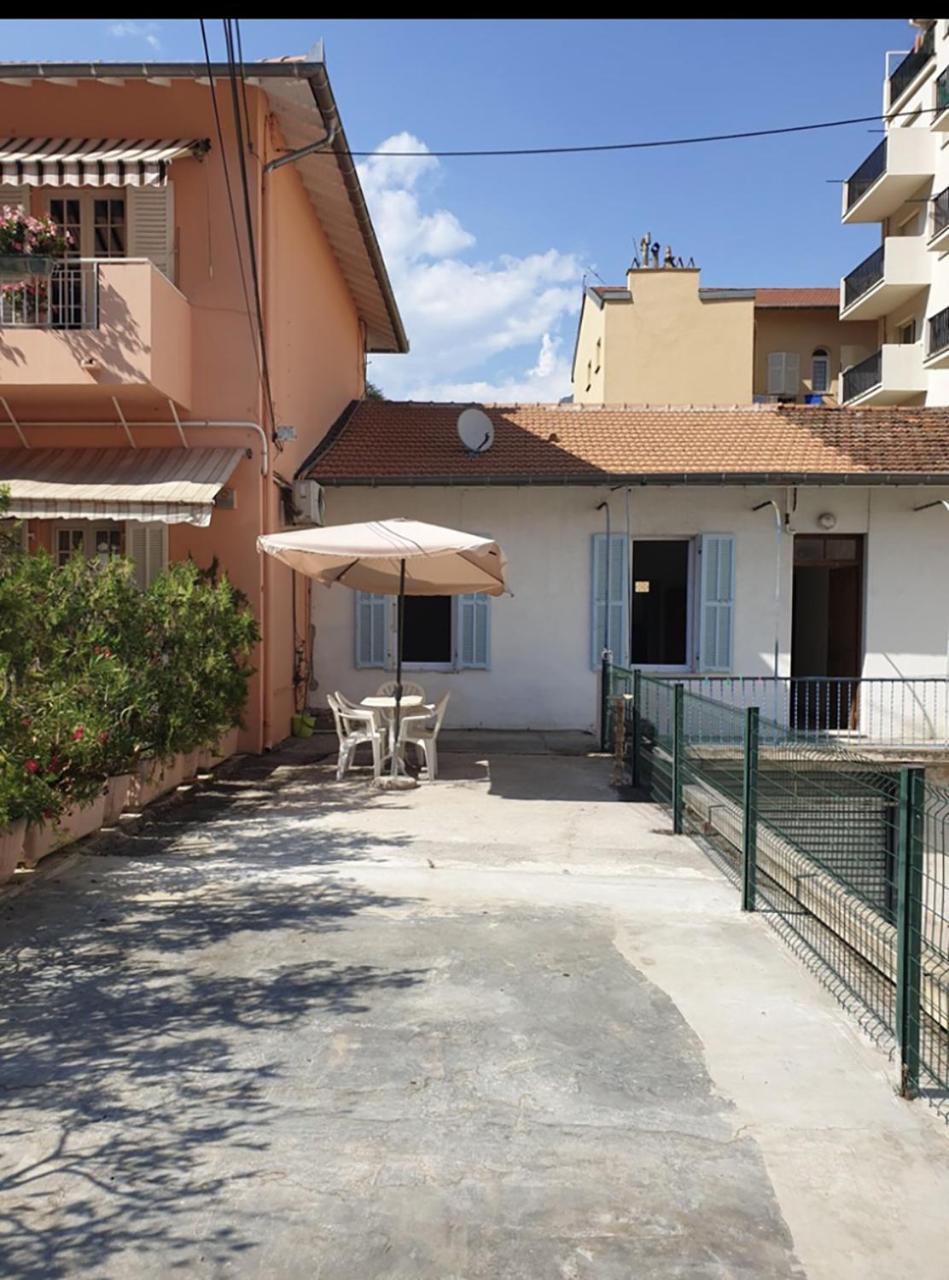 Calme Et Tranquillite Et Un Soupir in Menton, France