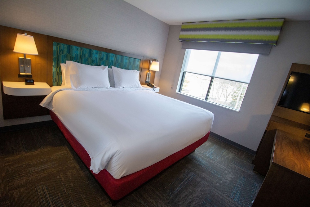 Hampton Inn & Suites North Attleboro - photo 12