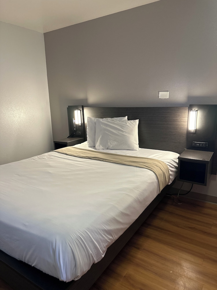 Motel 6 Gulfport - photo 11