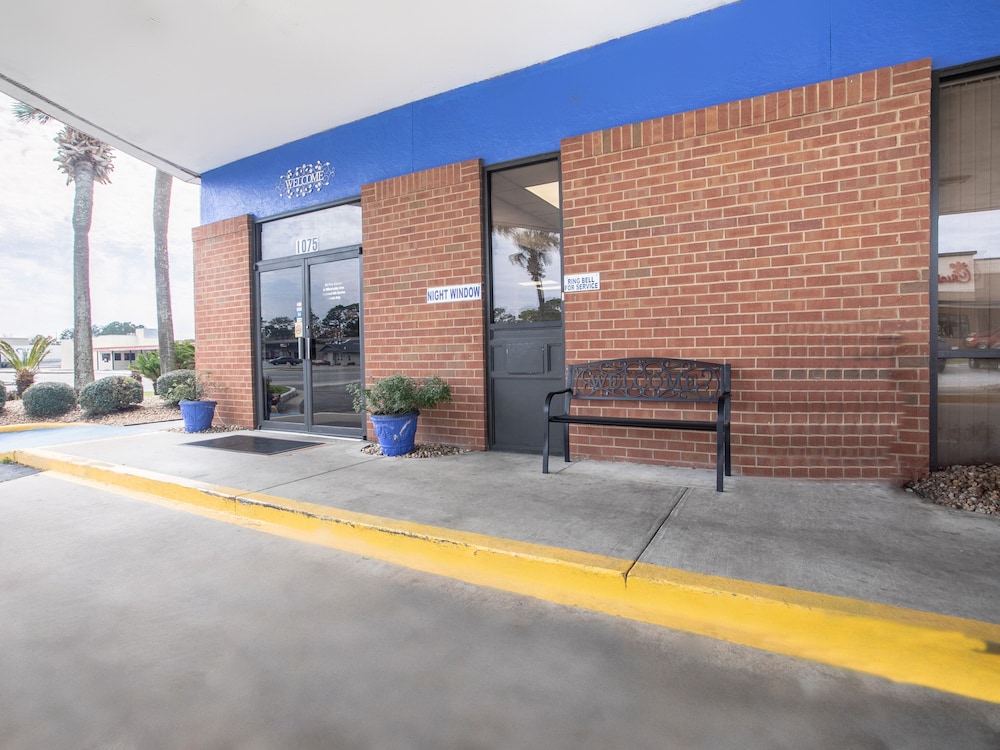 OYO Hotel Lake Park Valdosta I 75 - photo 30