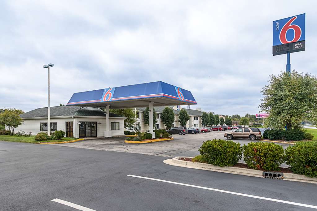 Motel 6 Kokomo IN - featured photo