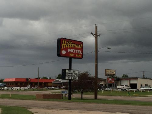 Hillcrest Motel - photo 3
