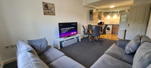 Large 2 bed flat in Bolton — 4-Star Luxury Hotel in Farnworth, United Kingdom