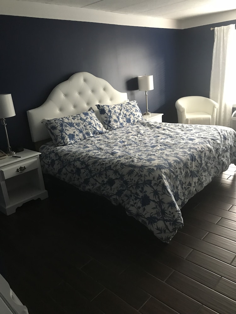 French Quarter Inn - photo 9