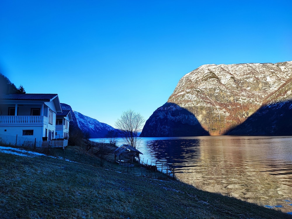 Visit Undredal - last minute hotel in Aurlandsvangen